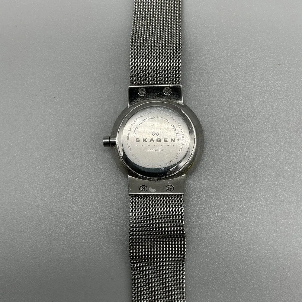 Skagen 355SGSC Womens Watch 26mm Silver Tone Stainless Steel Date New Battery
